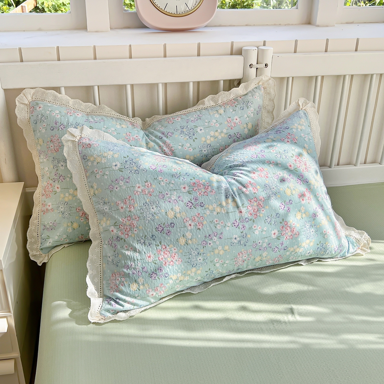 91家纺网 家纺一手货源 找家纺 赫然家纺 2026新款云感皱皱双层纱法式镂空全棉花边款四件套 花开半夏