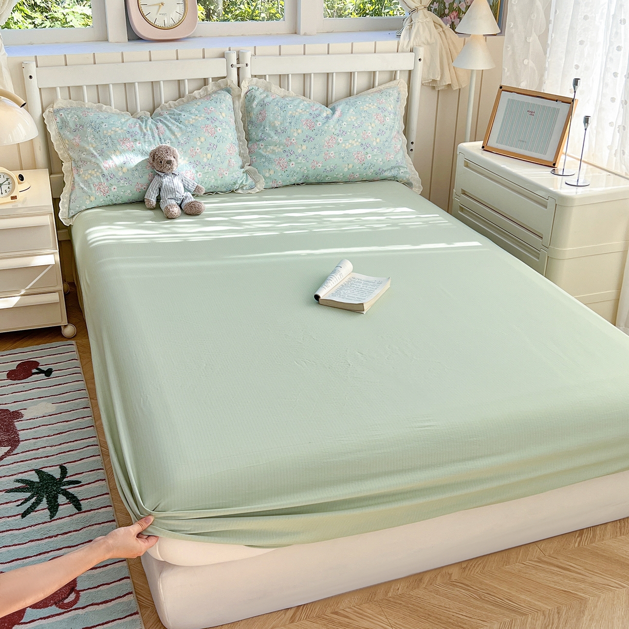 91家纺网 家纺一手货源 找家纺 赫然家纺 2026新款云感皱皱双层纱法式镂空全棉花边款四件套 花开半夏