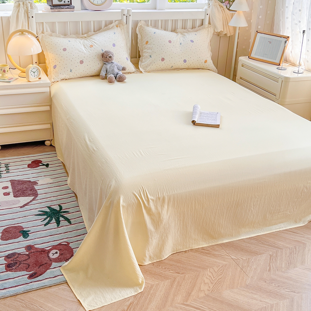 91家纺网 家纺一手货源 找家纺 赫然家纺 2026新款云感皱皱双层纱法式镂空全棉花边款四件套 草莓多多