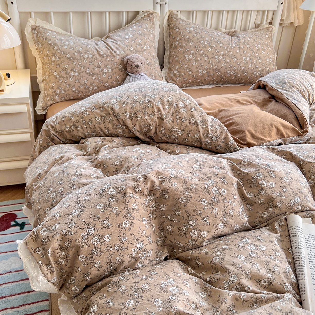 91家纺网 家纺一手货源 找家纺 赫然家纺 2026新款云感皱皱双层纱法式镂空全棉花边款四件套 幸福相约