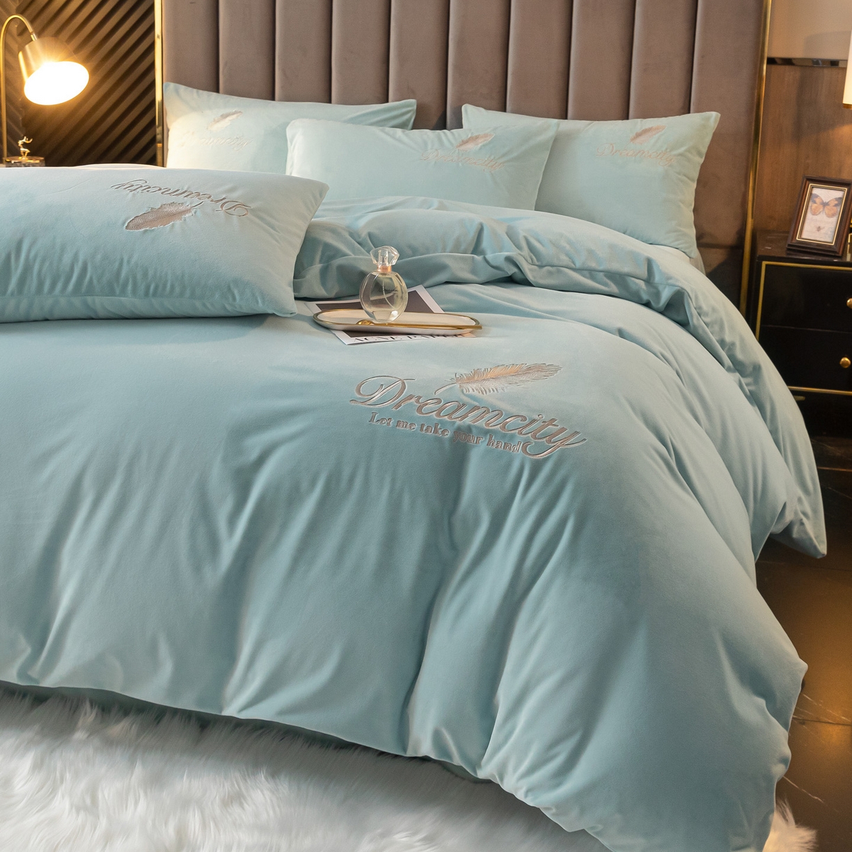 91家纺网 家纺一手货源 找家纺 如一 2025新款水晶绒纯色刺绣轻羽系列四件套 轻羽-梵星兰