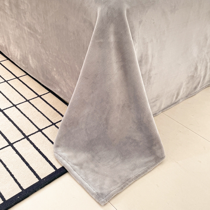 91家纺网 家纺一手货源 找家纺 言一 2025新款A类全消光超柔260G立体雕花牛奶绒加厚法式宽边四件套 繁花绮梦-灰