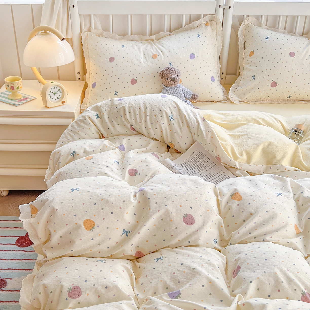 91家纺网 家纺一手货源 找家纺 赫然家纺 2026新款云感皱皱双层纱法式镂空全棉花边款单品枕套 草莓多多