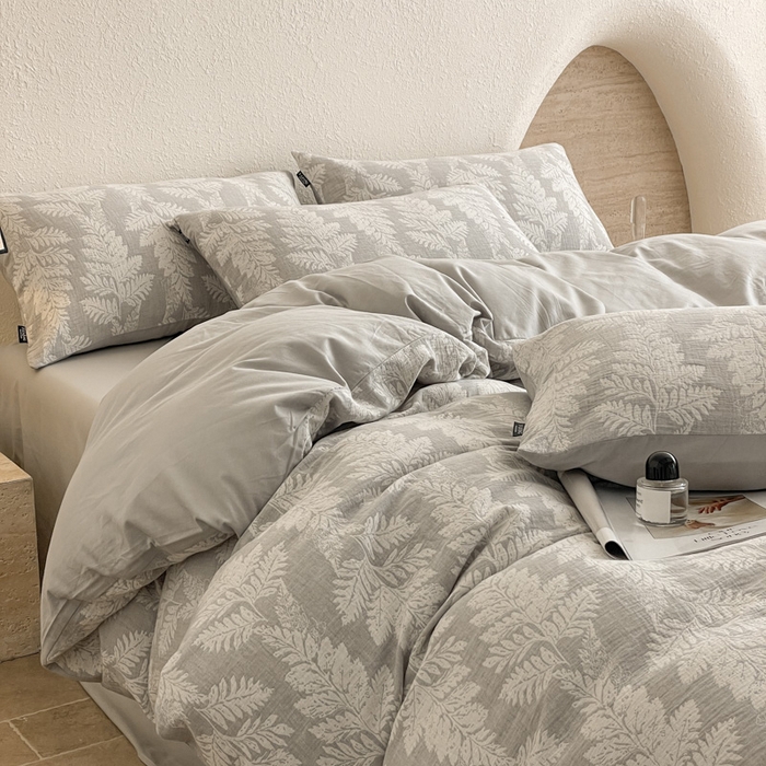 91家纺网 家纺一手货源 找家纺 宜代光年 2025新款全棉色织水洗棉大提花四件套（第一批）镜中叶-灰