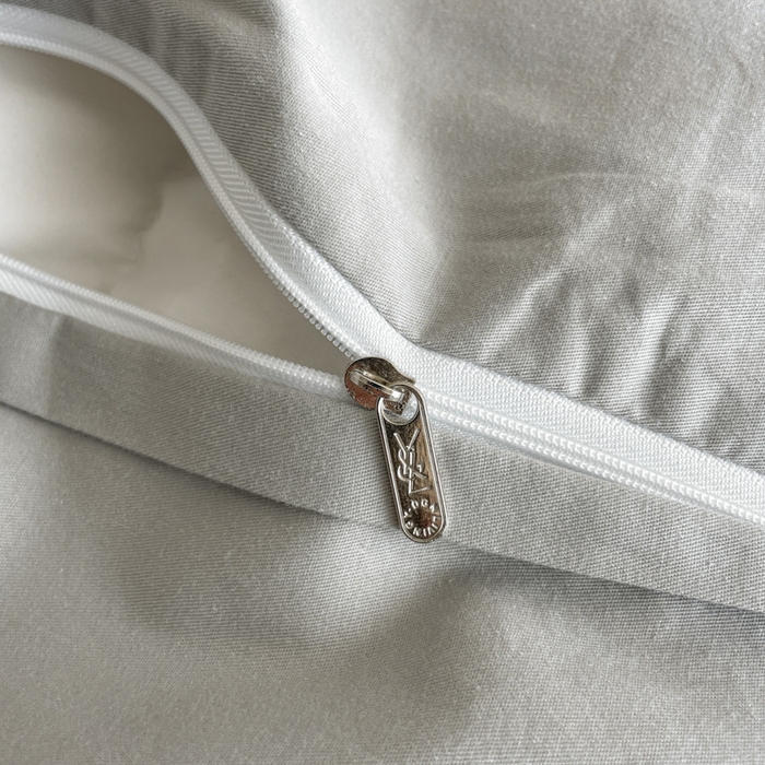 91家纺网 家纺一手货源 找家纺 宜代光年 2025新款全棉色织水洗棉大提花四件套（第一批）镜中叶-灰