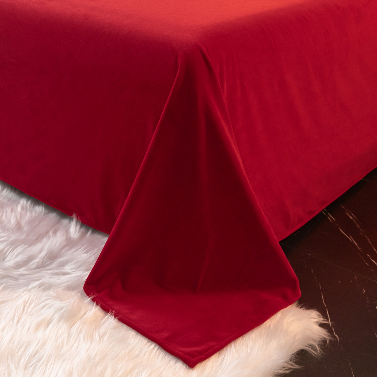 91家纺网 家纺一手货源 找家纺 如一 2025新款水晶绒纯色刺绣轻羽系列四件套 轻羽-中国红