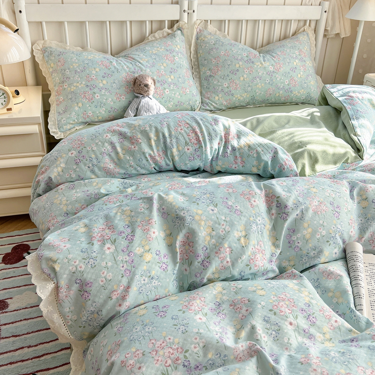 91家纺网 家纺一手货源 找家纺 赫然家纺 2026新款云感皱皱双层纱法式镂空全棉花边款单被套 花开半夏