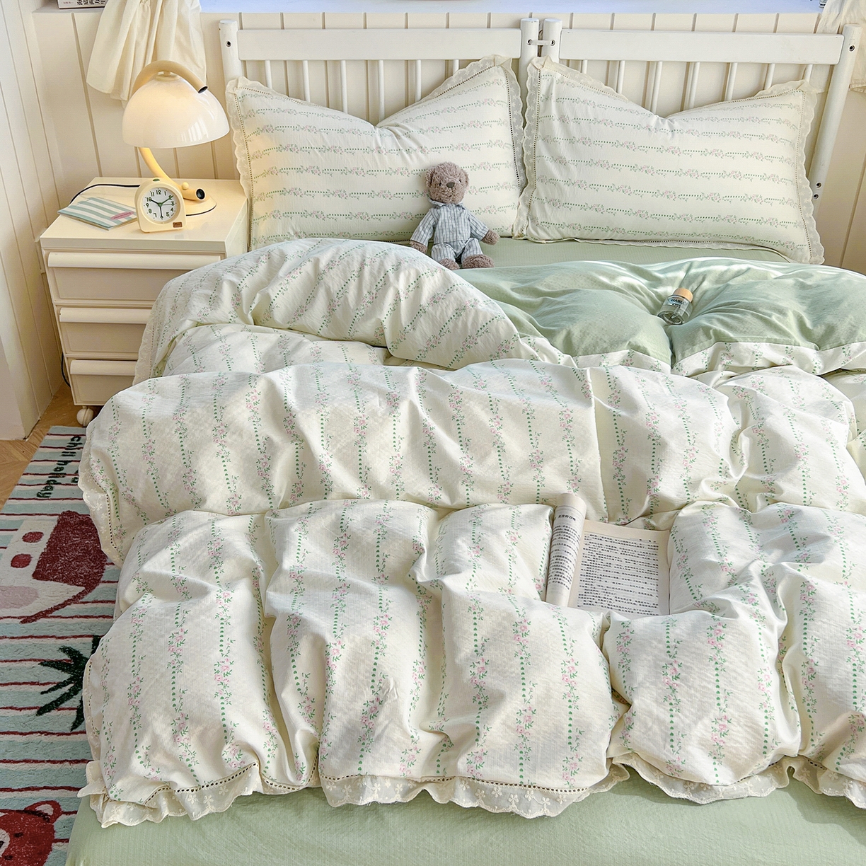 91家纺网 家纺一手货源 找家纺 赫然家纺 2026新款云感皱皱双层纱法式镂空全棉花边款单被套 怦然心动