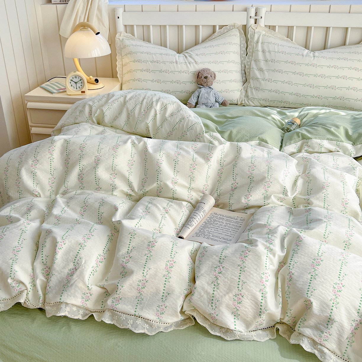 91家纺网 家纺一手货源 找家纺 赫然家纺 2026新款云感皱皱双层纱法式镂空全棉花边款单被套 怦然心动