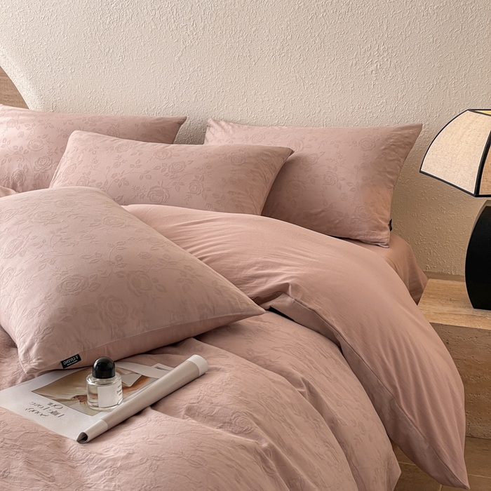 91家纺网 家纺一手货源 找家纺 宜代光年 2025新款全棉色织水洗棉大提花四件套（第一批）陌上花开-粉