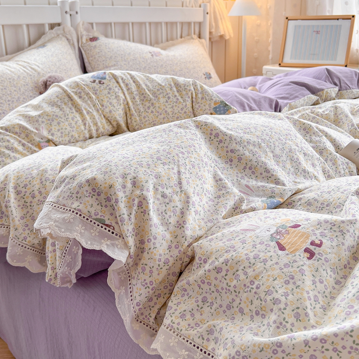 91家纺网 家纺一手货源 找家纺 赫然家纺 2026新款云感皱皱双层纱法式镂空全棉花边款单被套 花海兔