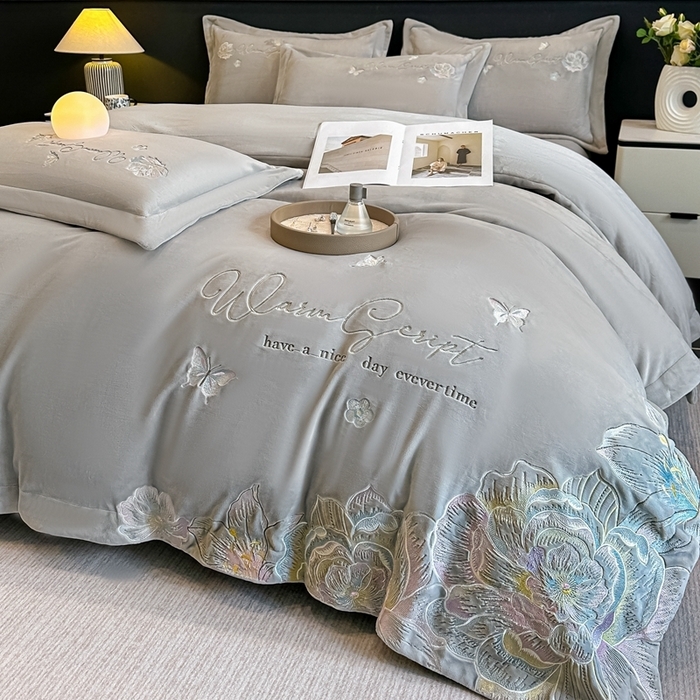 91家纺网 家纺一手货源 找家纺 （总）锦铭源家纺 2025新款75D全消光超柔樱花绒绣花四件套牛奶绒四件套【有买家秀】