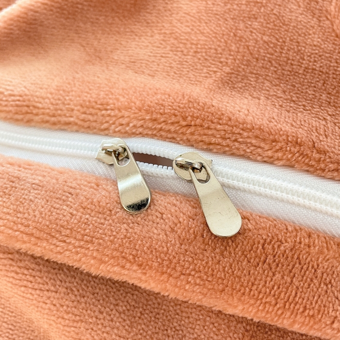 91家纺网 家纺一手货源 找家纺 言一 2025新款A类全消光超柔260G立体雕花牛奶绒加厚法式宽边四件套 玫影织梦-橘咖