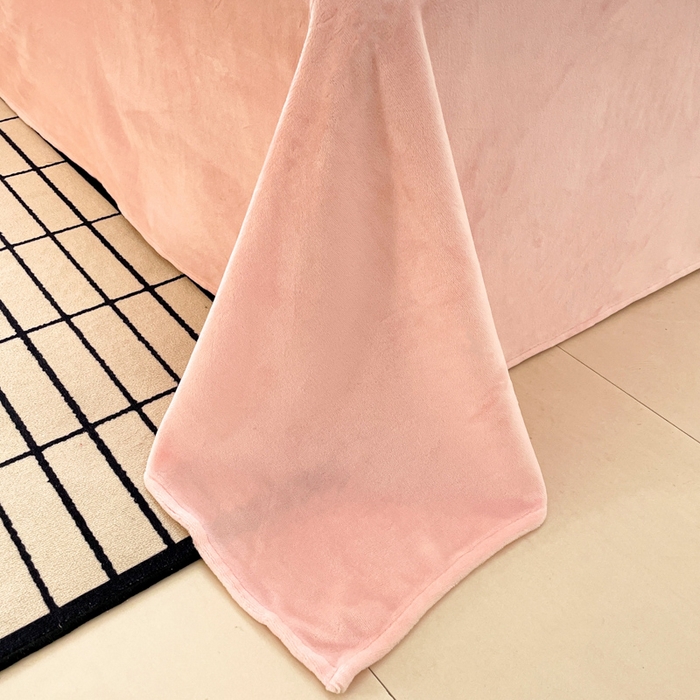 91家纺网 家纺一手货源 找家纺 言一 2025新款A类全消光超柔260G立体雕花牛奶绒加厚法式宽边四件套 甜梦絮语-粉