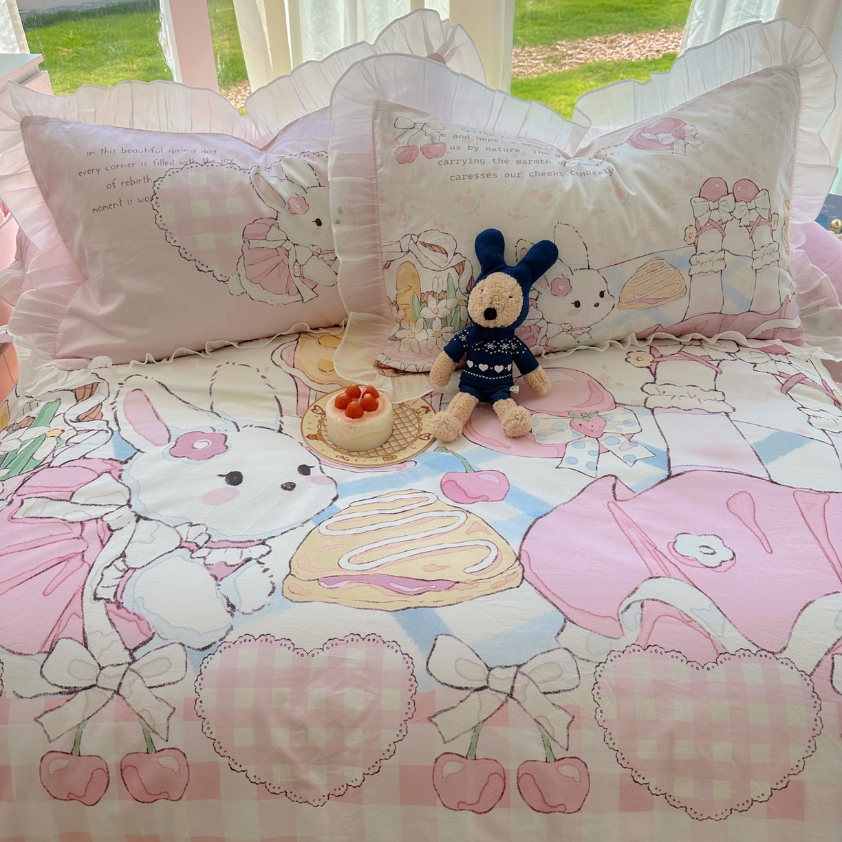 91家纺网 家纺一手货源 找家纺 希诺家居 2025新款洛丽塔风花边全棉纯棉四件套 春日出逃