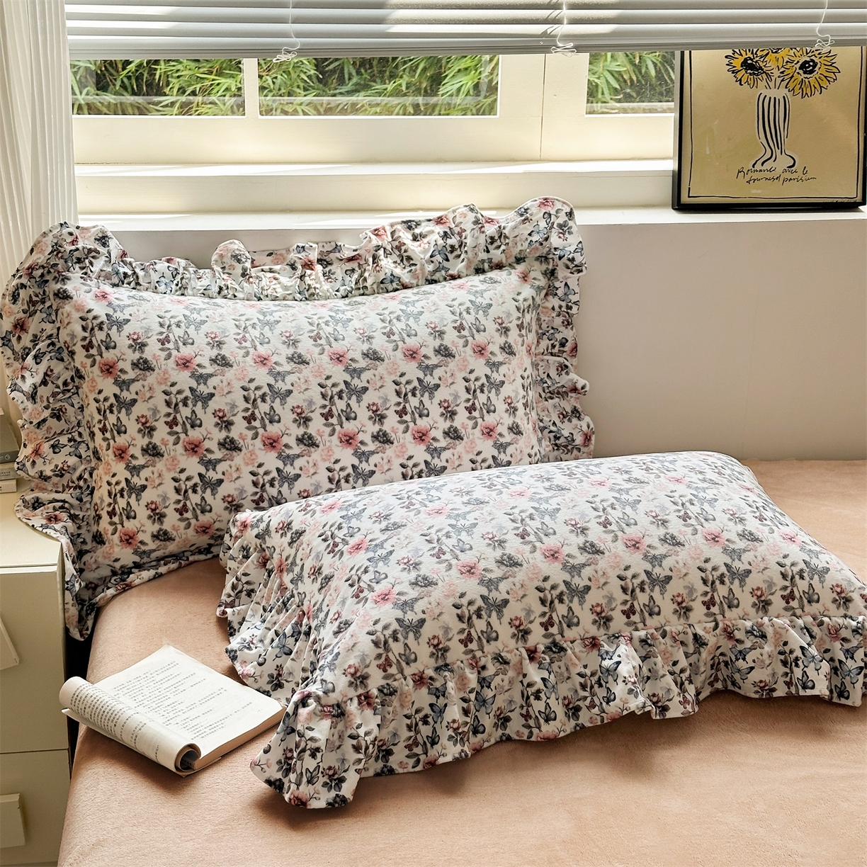 91家纺网 家纺一手货源 找家纺 兰紫橙家纺 2025新款印花蝴蝶花边款牛奶绒四件套 花边款-奶油驼