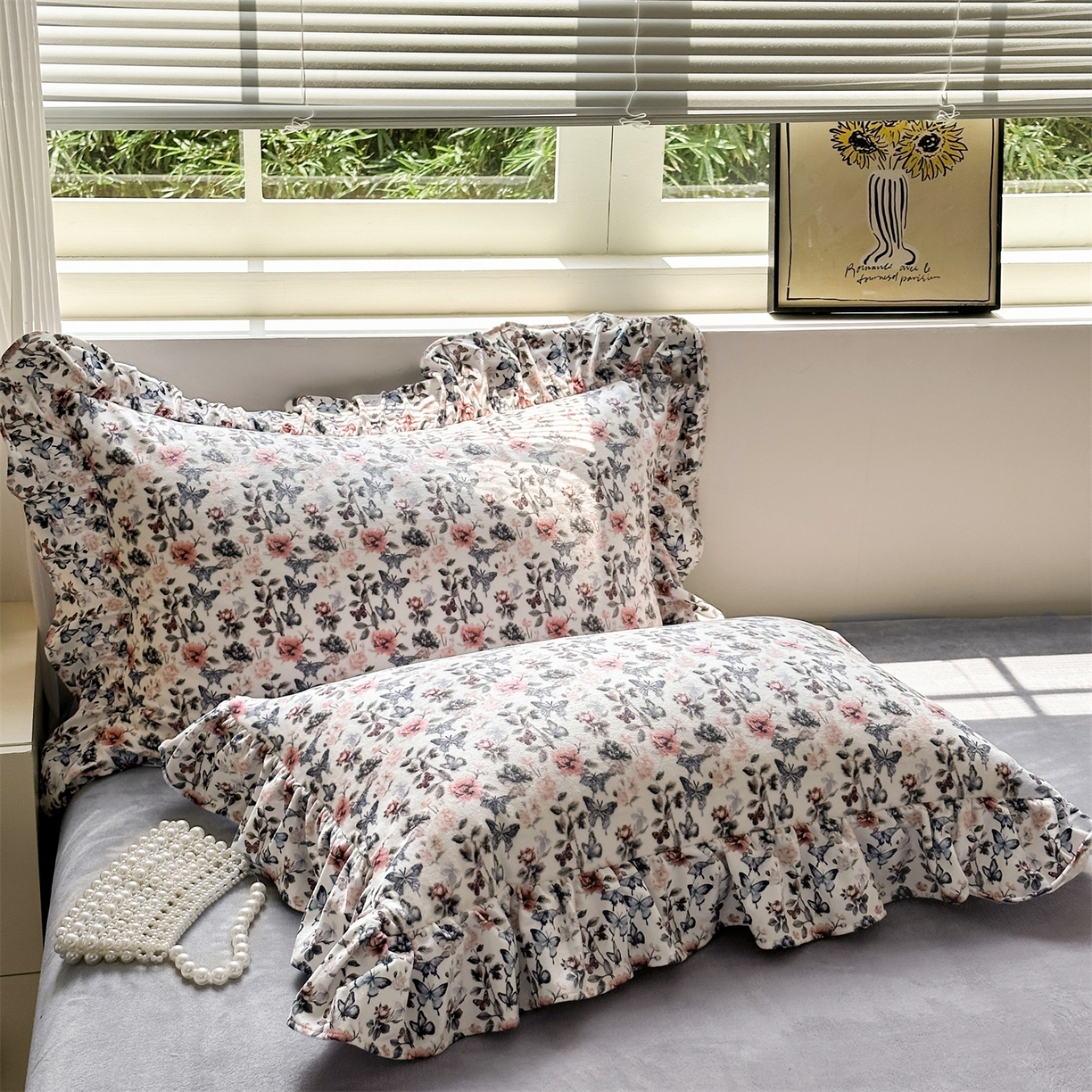 91家纺网 家纺一手货源 找家纺 兰紫橙家纺 2025新款印花蝴蝶花边款牛奶绒四件套 花边款-绅士灰