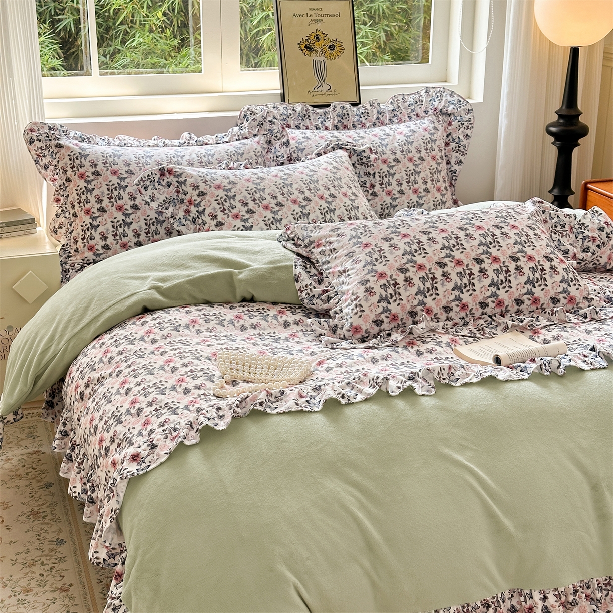 91家纺网 家纺一手货源 找家纺 兰紫橙家纺 2025新款印花蝴蝶花边款牛奶绒四件套 花边款-淡彩绿