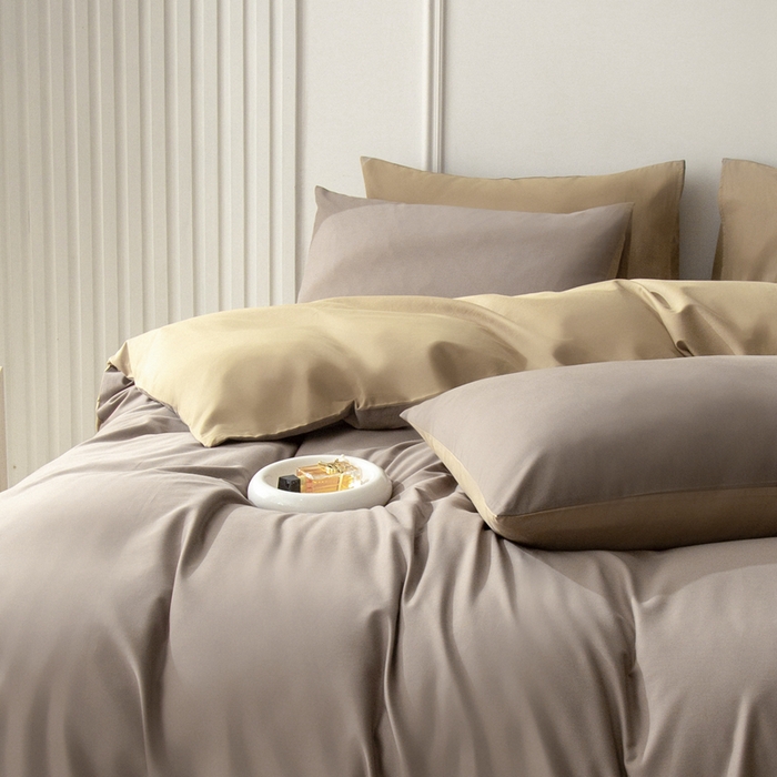 91家纺网 家纺一手货源 找家纺 ONE TWO ONE 121 2025新款A类高支高密长绒棉双拼磨毛（小cr ）撞色四件套 暗咖浅卡其