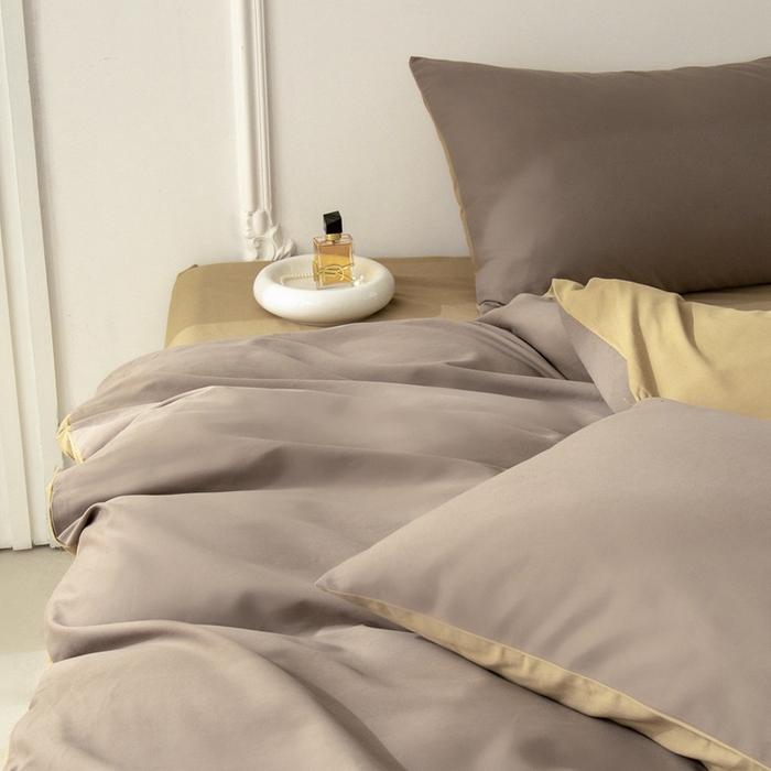 91家纺网 家纺一手货源 找家纺 ONE TWO ONE 121 2025新款A类高支高密长绒棉双拼磨毛（小cr ）撞色四件套 暗咖浅卡其