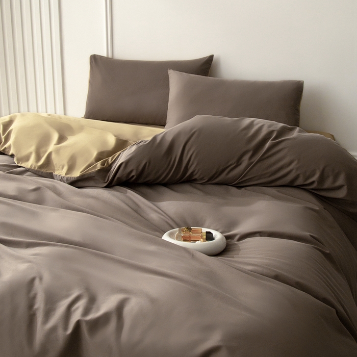 91家纺网 家纺一手货源 找家纺 ONE TWO ONE 121 2025新款A类高支高密长绒棉双拼磨毛（小cr ）撞色四件套 暗咖浅卡其