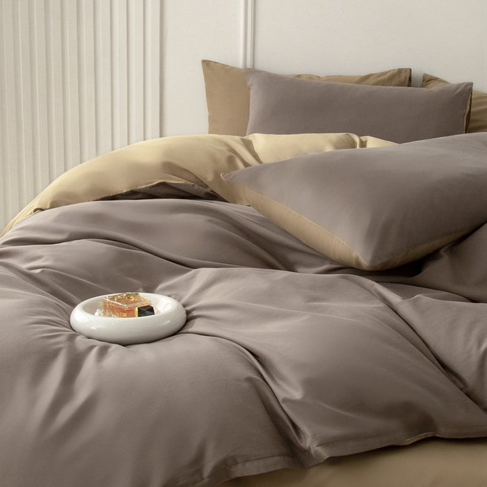 91家纺网 家纺一手货源 找家纺 ONE TWO ONE 121 2025新款A类高支高密长绒棉双拼磨毛（小cr ）撞色四件套 暗咖浅卡其