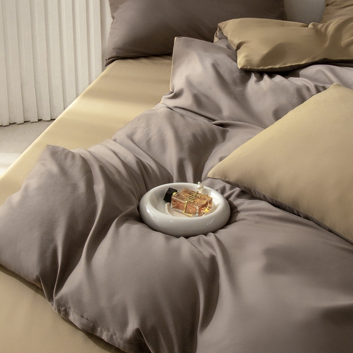 91家纺网 家纺一手货源 找家纺 ONE TWO ONE 121 2025新款A类高支高密长绒棉双拼磨毛（小cr ）撞色四件套 暗咖浅卡其