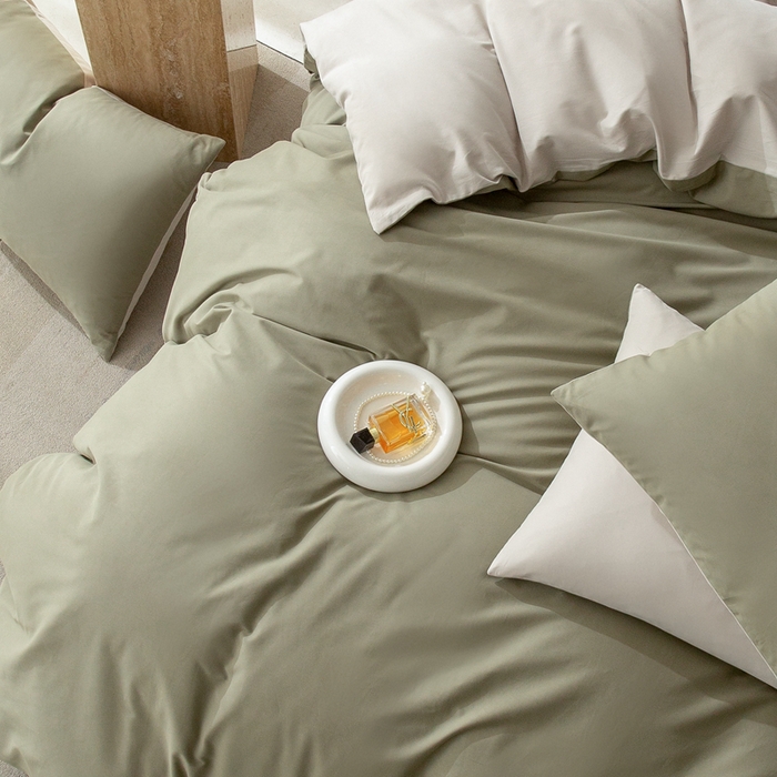 91家纺网 家纺一手货源 找家纺 ONE TWO ONE 121 2025新款A类高支高密长绒棉双拼磨毛（小cr ）撞色四件套 复古绿白灰