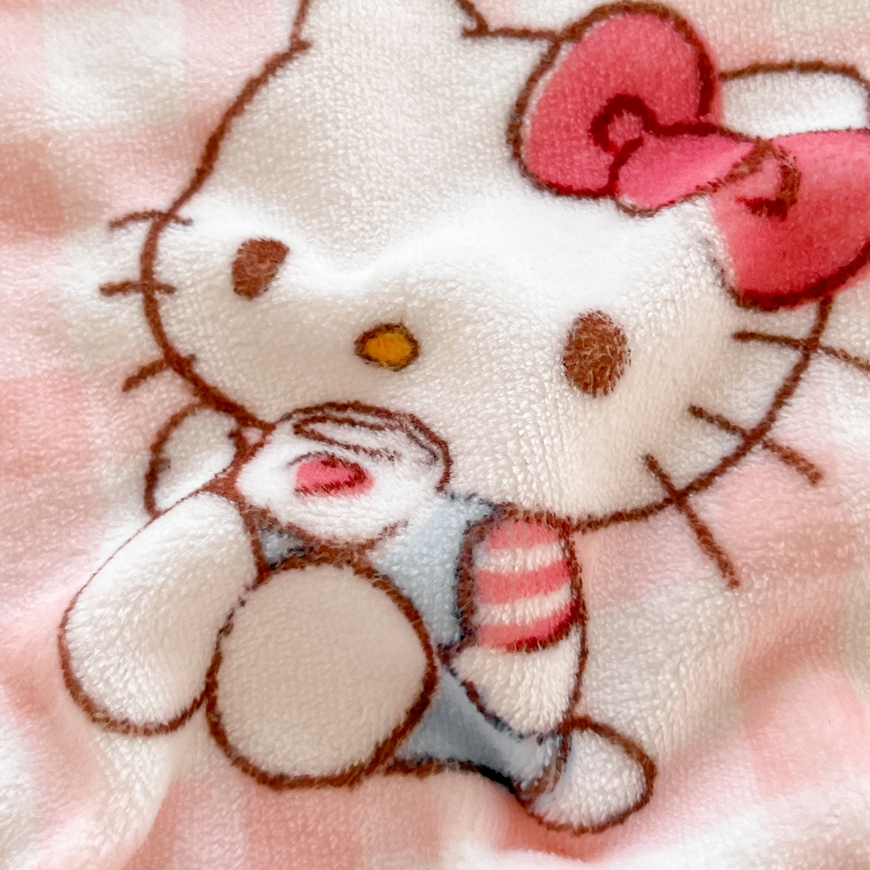 91家纺网 家纺一手货源 找家纺 金爱家 2025新款A类三丽鸥正版授权少女可爱卡通加厚牛奶绒羊羔绒毛毯多功能四季毛毯毯子 绒毛毯-MT三丽鸥粉格牛奶KT