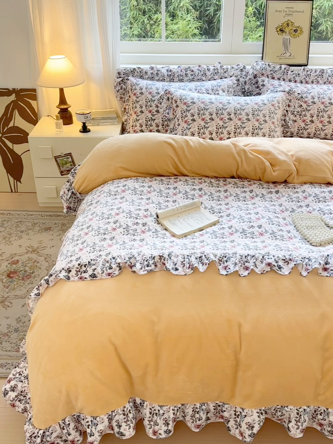 91家纺网 家纺一手货源 找家纺 兰紫橙家纺 2025新款印花蝴蝶花边款牛奶绒四件套 花边款-雏菊黄