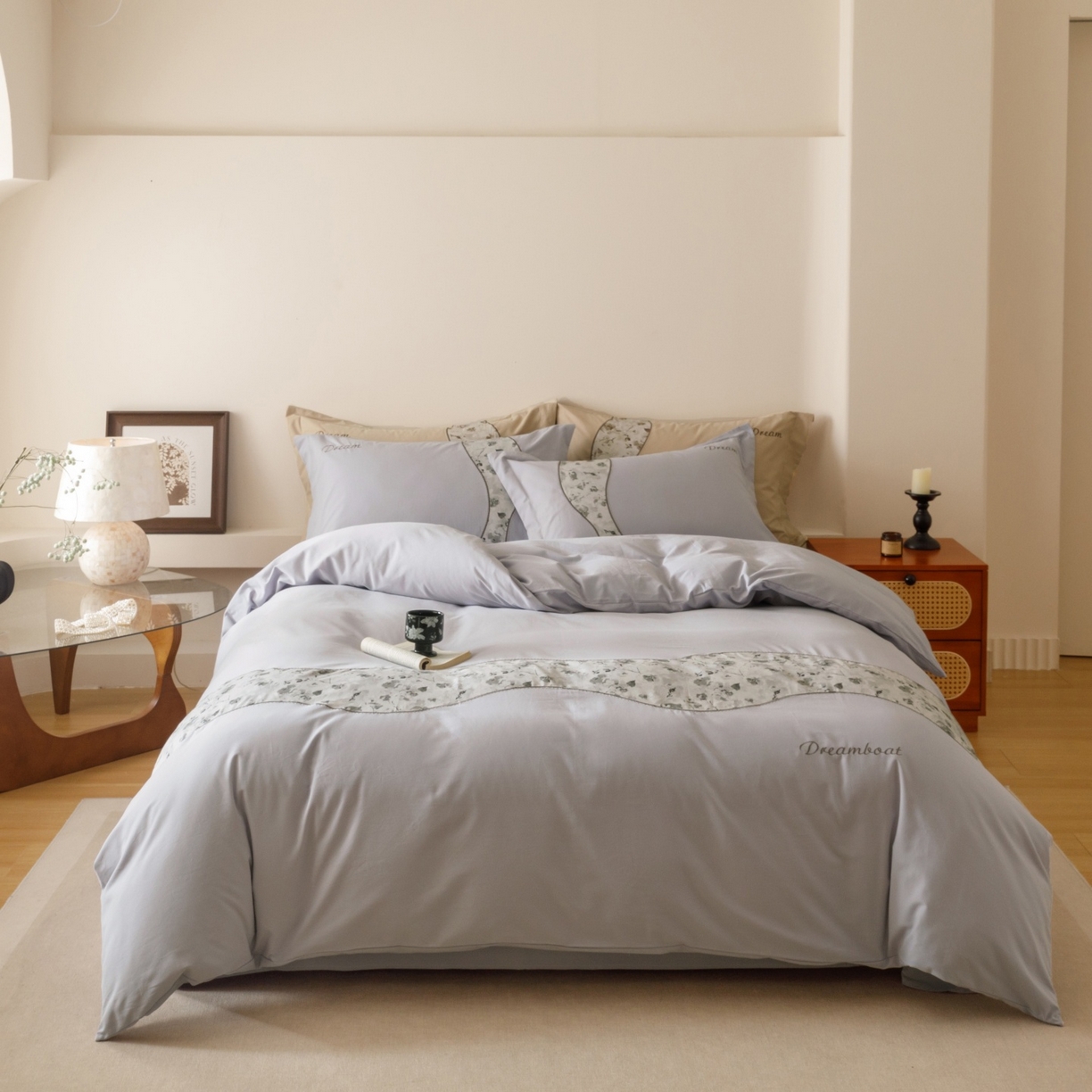 91家纺网 家纺一手货源 找家纺 艾莱家纺 2025新款A类新疆长绒棉纯棉加厚柔顺磨毛四件套-花语 花语-泊紫