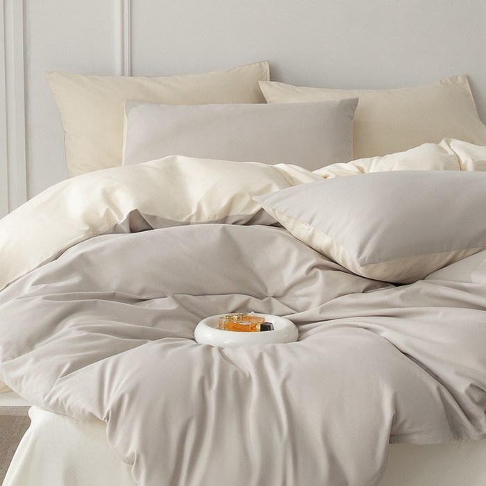 91家纺网 家纺一手货源 找家纺 ONE TWO ONE 121 2025新款A类高支高密长绒棉双拼磨毛（小cr ）撞色四件套 奶灰拼奶玉