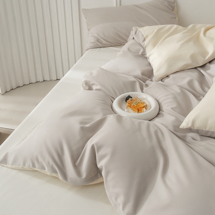 91家纺网 家纺一手货源 找家纺 ONE TWO ONE 121 2025新款A类高支高密长绒棉双拼磨毛（小cr ）撞色四件套 奶灰拼奶玉