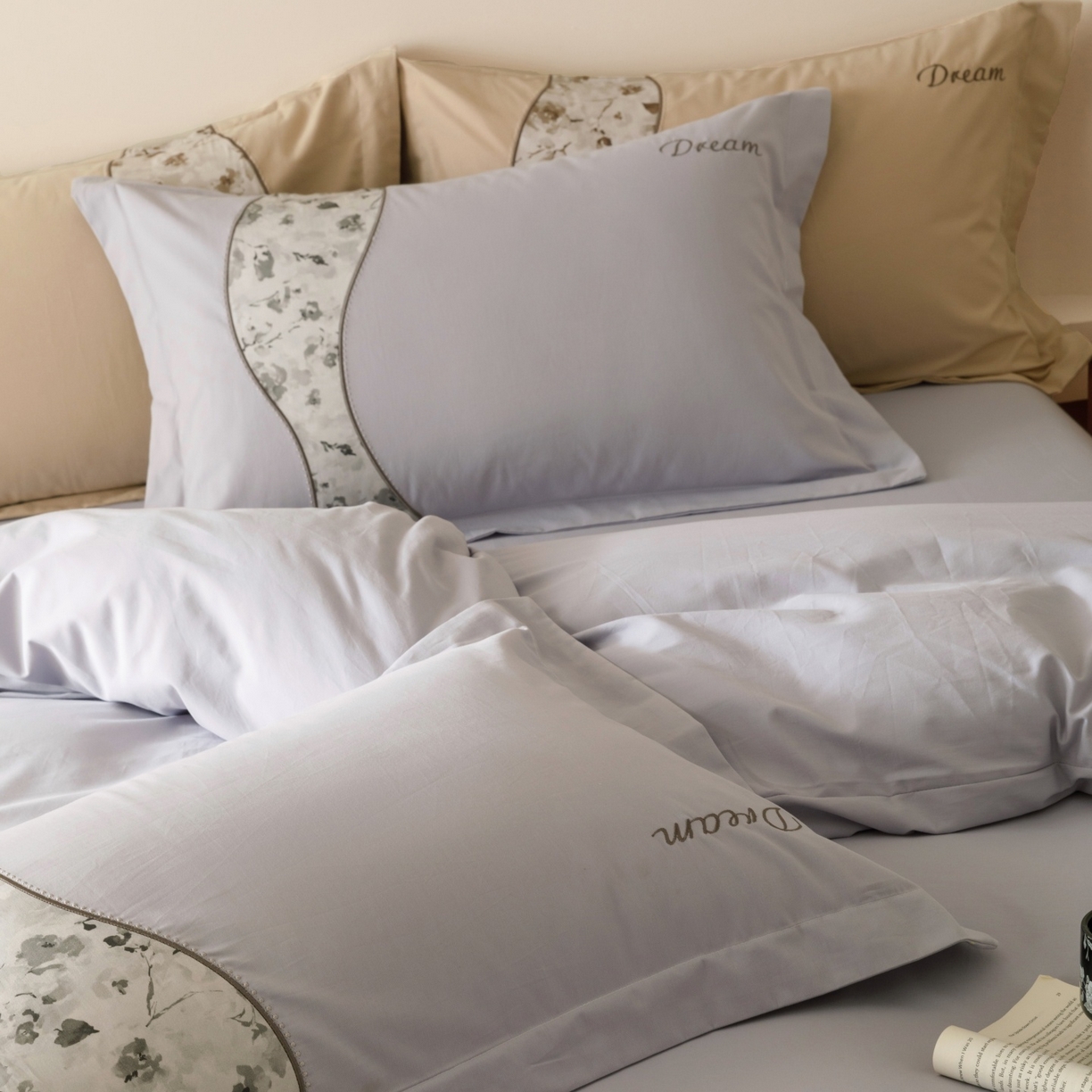 91家纺网 家纺一手货源 找家纺 艾莱家纺 2025新款A类新疆长绒棉纯棉加厚柔顺磨毛四件套-花语 花语-泊紫