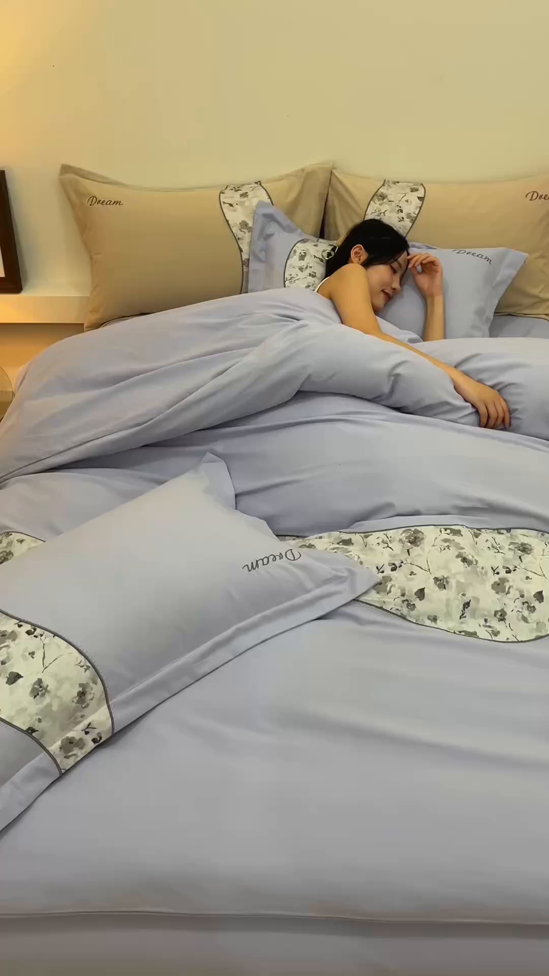 91家纺网 家纺一手货源 找家纺 艾莱家纺 2025新款A类新疆长绒棉纯棉加厚柔顺磨毛四件套-花语 花语-泊紫