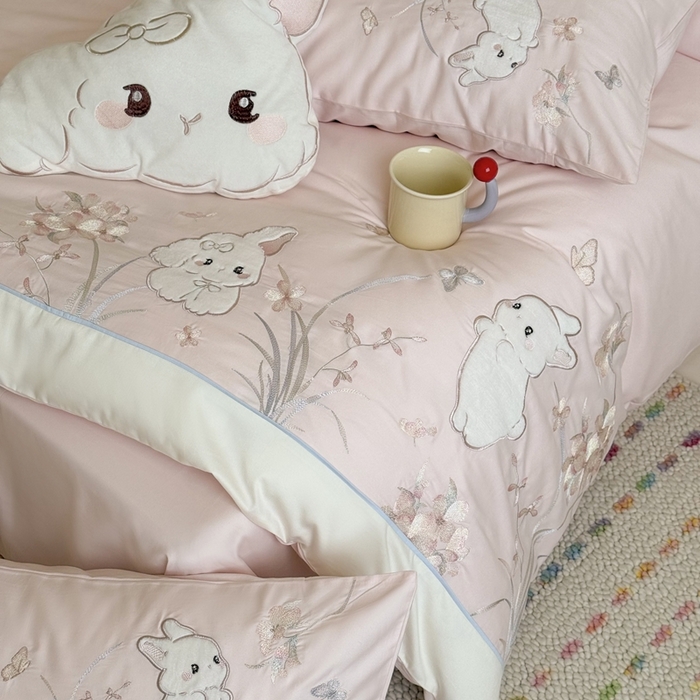 91家纺网 家纺一手货源 找家纺 （总）鹿班家居 2025年秋冬款100S全棉磨毛贴布绣系列——月光兔 标准会员-20元