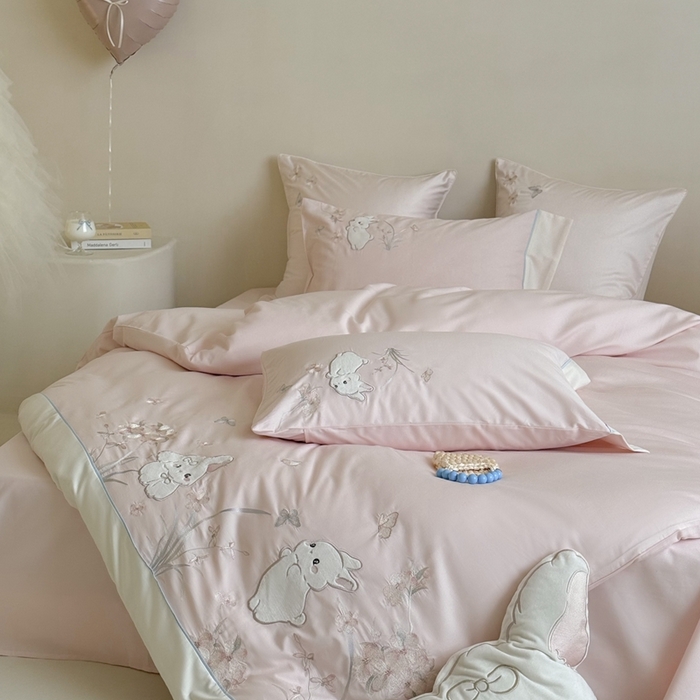 91家纺网 家纺一手货源 找家纺 （总）鹿班家居 2025年秋冬款100S全棉磨毛贴布绣系列——月光兔 标准会员-20元