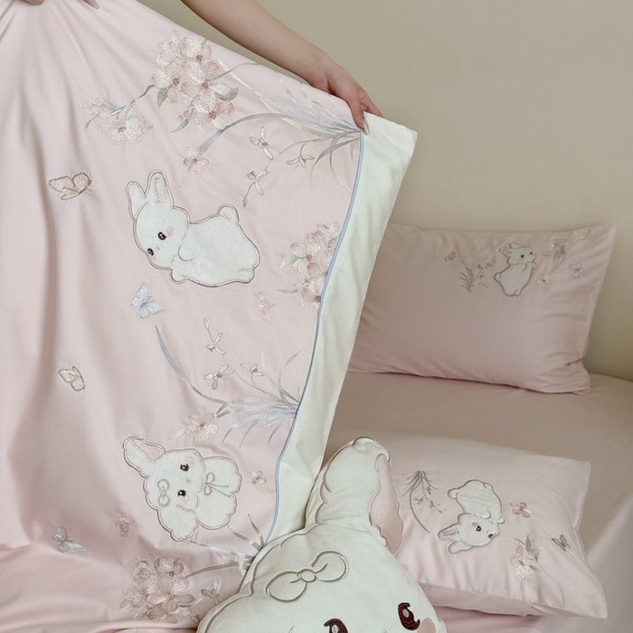 91家纺网 家纺一手货源 找家纺 （总）鹿班家居 2025年秋冬款100S全棉磨毛贴布绣系列——月光兔 标准会员-20元