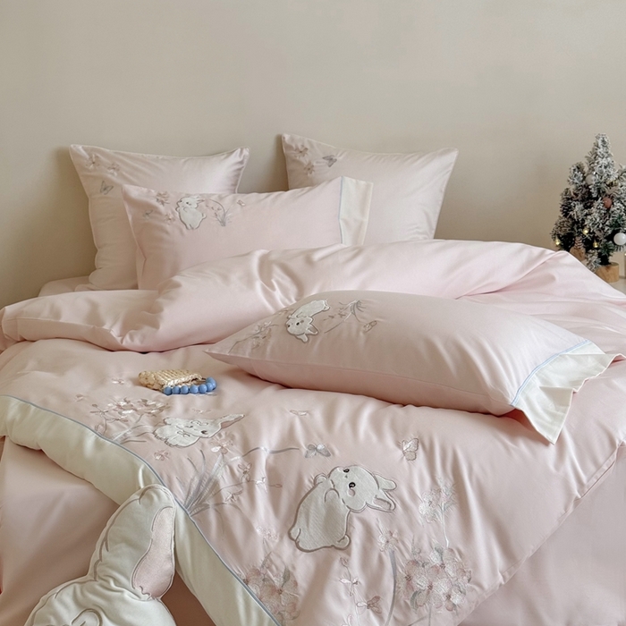 91家纺网 家纺一手货源 找家纺 （总）鹿班家居 2025年秋冬款100S全棉磨毛贴布绣系列——月光兔 标准会员-20元