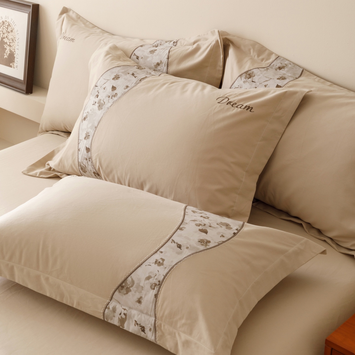 91家纺网 家纺一手货源 找家纺 艾莱家纺 2025新款A类新疆长绒棉纯棉加厚柔顺磨毛四件套-花语 花语-暖杏