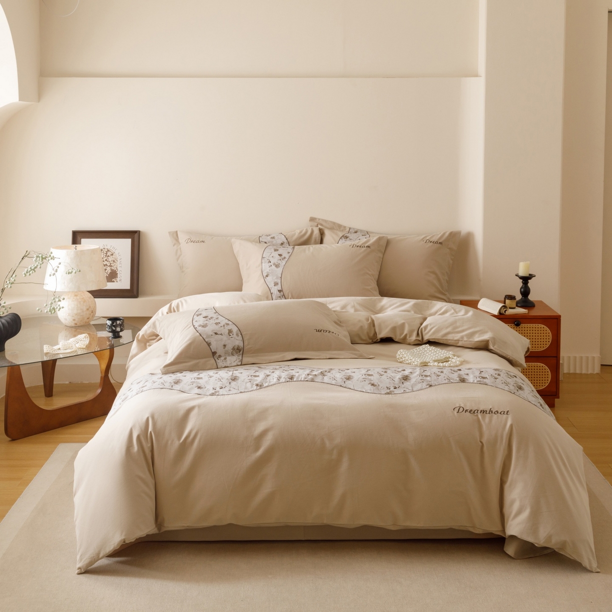 91家纺网 家纺一手货源 找家纺 艾莱家纺 2025新款A类新疆长绒棉纯棉加厚柔顺磨毛四件套-花语 花语-暖杏