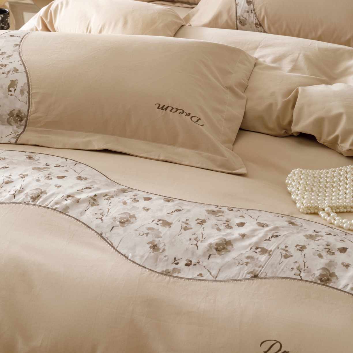 91家纺网 家纺一手货源 找家纺 艾莱家纺 2025新款A类新疆长绒棉纯棉加厚柔顺磨毛四件套-花语 花语-暖杏