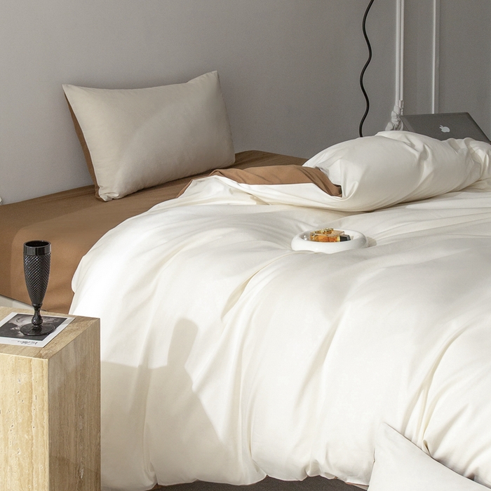 91家纺网 家纺一手货源 找家纺 ONE TWO ONE 121 2025新款A类高支高密长绒棉双拼磨毛（小cr ）撞色四件套 信白金咖