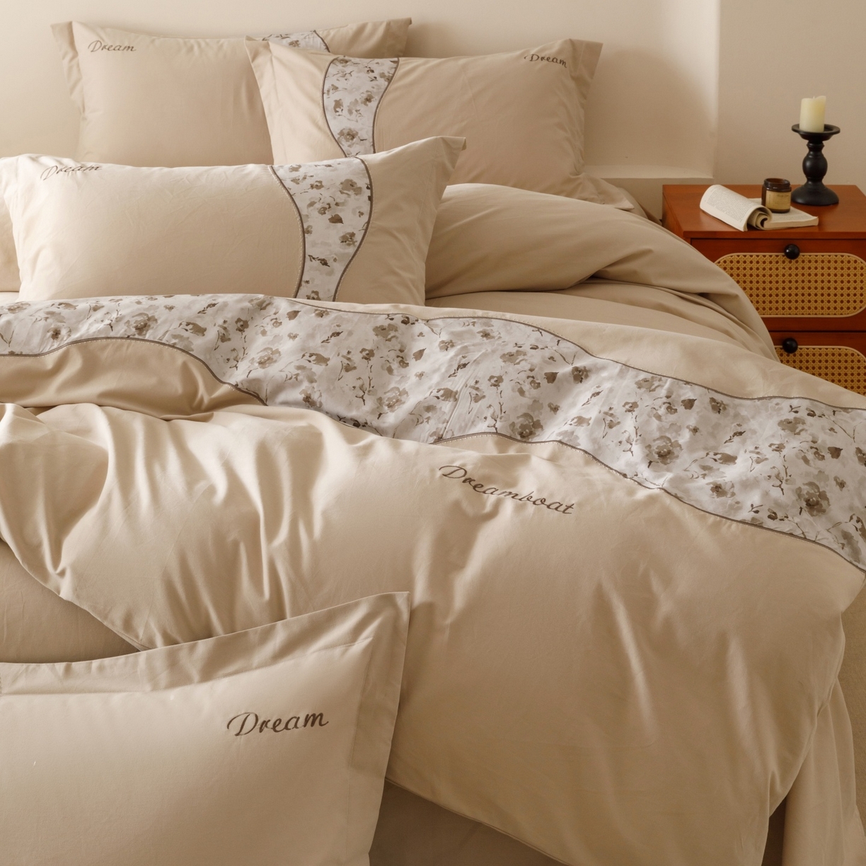 91家纺网 家纺一手货源 找家纺 艾莱家纺 2025新款A类新疆长绒棉纯棉加厚柔顺磨毛四件套-花语 花语-暖杏