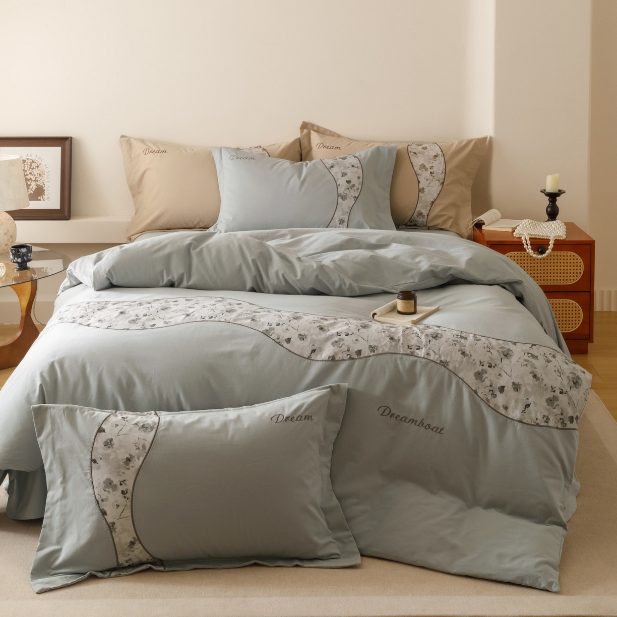 91家纺网 家纺一手货源 找家纺 艾莱家纺 2025新款A类新疆长绒棉纯棉加厚柔顺磨毛四件套-花语 花语-柔蓝