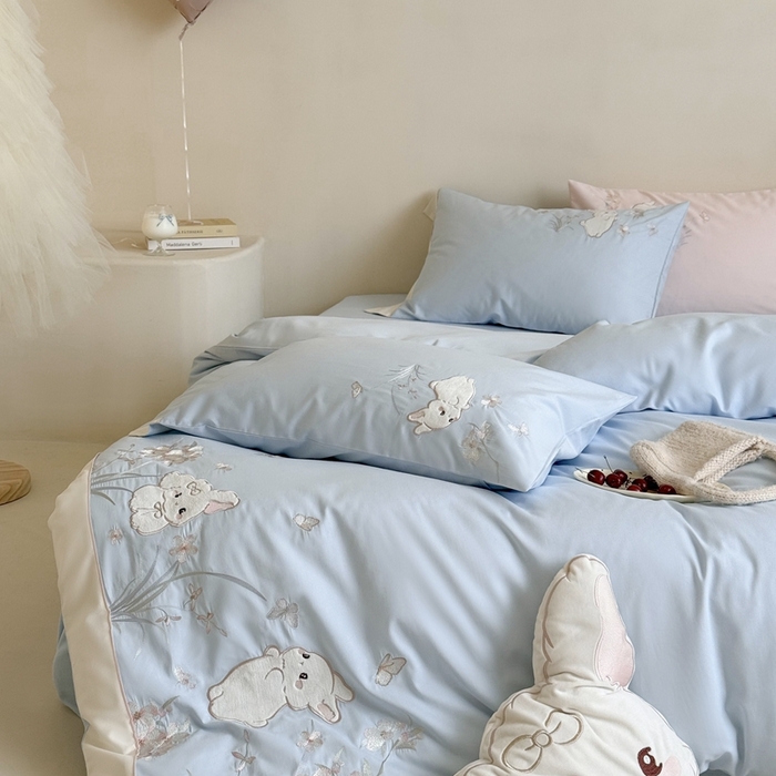 91家纺网 家纺一手货源 找家纺 鹿班家居 2025年秋冬款100S全棉磨毛贴布绣系列——月光兔 标准会员-20元 蓝色