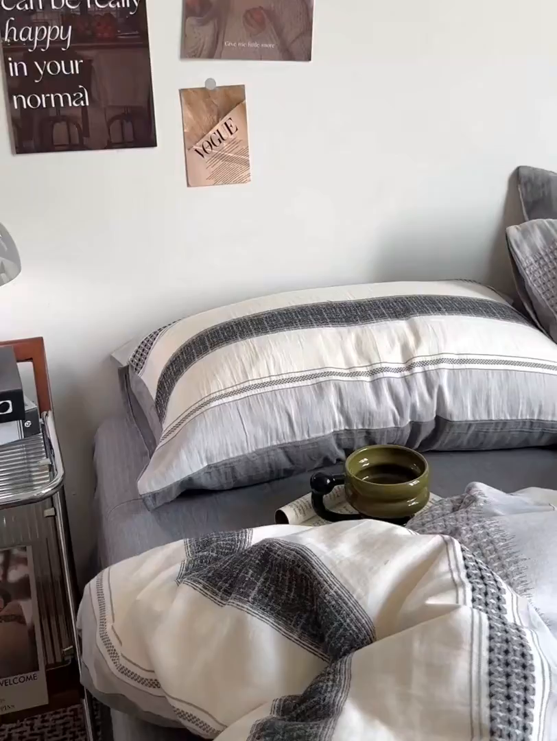 91家纺网 家纺一手货源 找家纺 艾咪-Amy ntmy 2025新款全棉色织小提花四件套-絮语      透明PE袋(如需手提无纺布包+5元) 絮语-灰