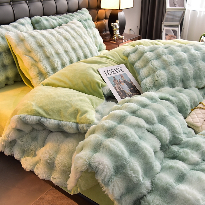 91家纺网 家纺一手货源 找家纺 同田家纺 2023直播热款牛奶绒兔毛四件套兔兔绒牛奶绒四件套七彩绿-牛奶绒泡泡印花绿