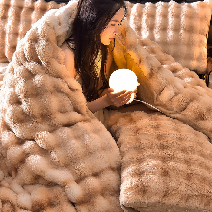 91家纺网 家纺一手货源 找家纺 同田家纺 2023直播热款牛奶绒兔毛四件套兔兔绒牛奶绒四件套 七彩咖-牛奶绒泡泡印花咖