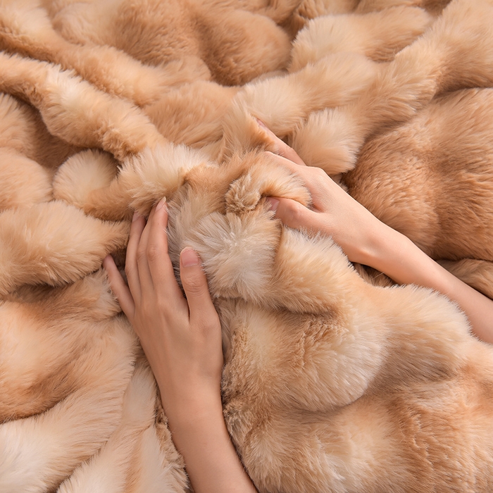 91家纺网 家纺一手货源 找家纺 同田家纺 2023直播热款牛奶绒兔毛四件套兔兔绒牛奶绒四件套 七彩咖-牛奶绒泡泡印花咖